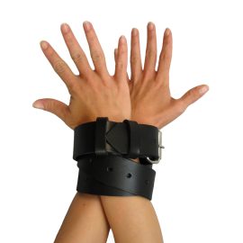 Sturdy. Tough. Sexy. The Strict Leather Bondage Strap provides countless possibilities for restraining your lover without sacrificing looks or quality. Bind wrists