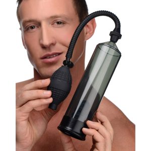 This penis pump is ideal for beginners who want to increase the size of their cock. The device creates a tight vacuum seal around the penis